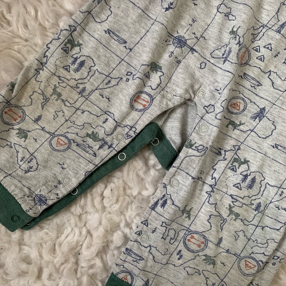 Old navy romper - Picture 2 of 2